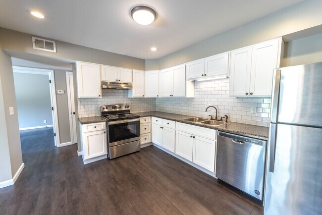 Building Photo - The Sycamore – 1-Bdrm