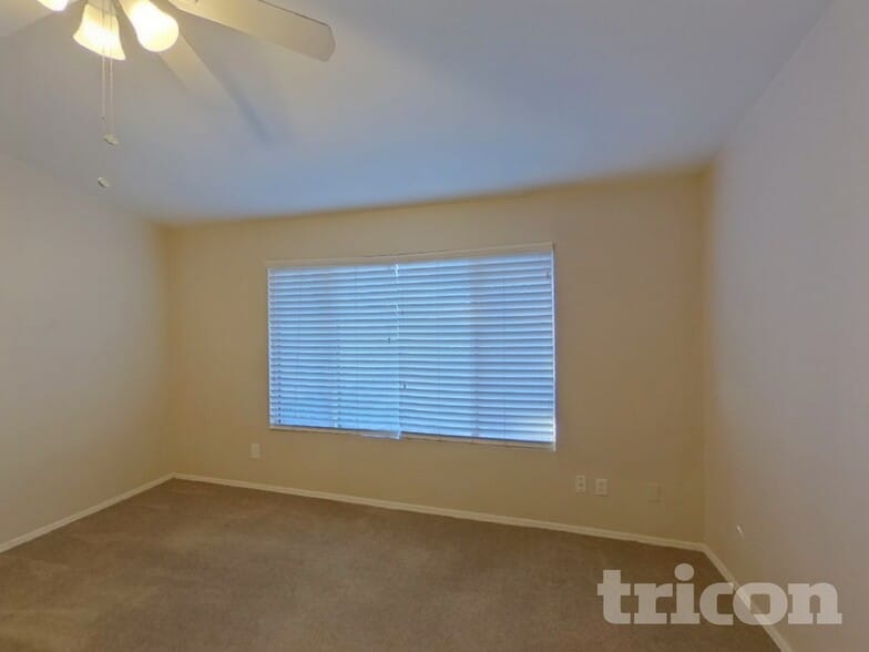 Building Photo - 1411 W Villa Theresa Dr