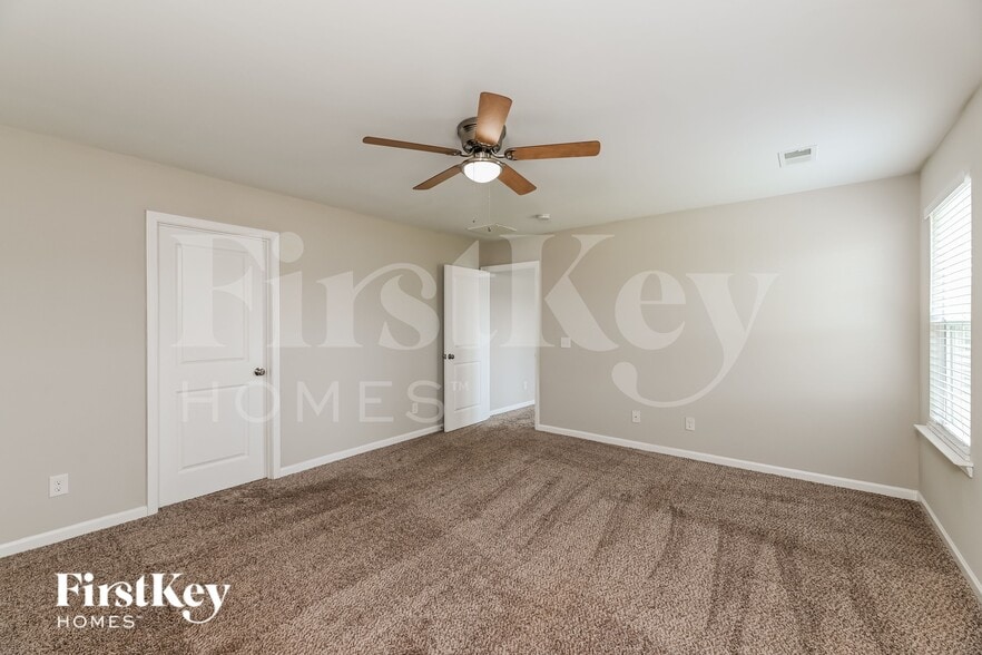 Building Photo - 409 Flat Rock Ln