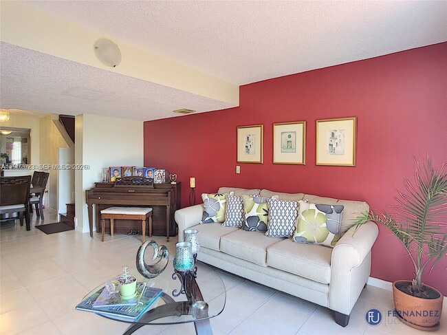 Building Photo - 1090 NW 123rd Ct