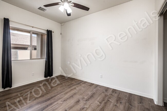 Building Photo - PEAR3527