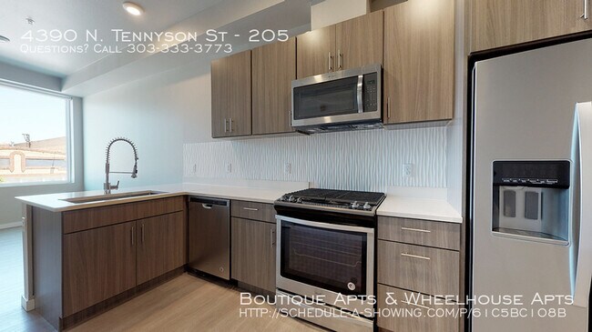 Building Photo - Boutique Apartments