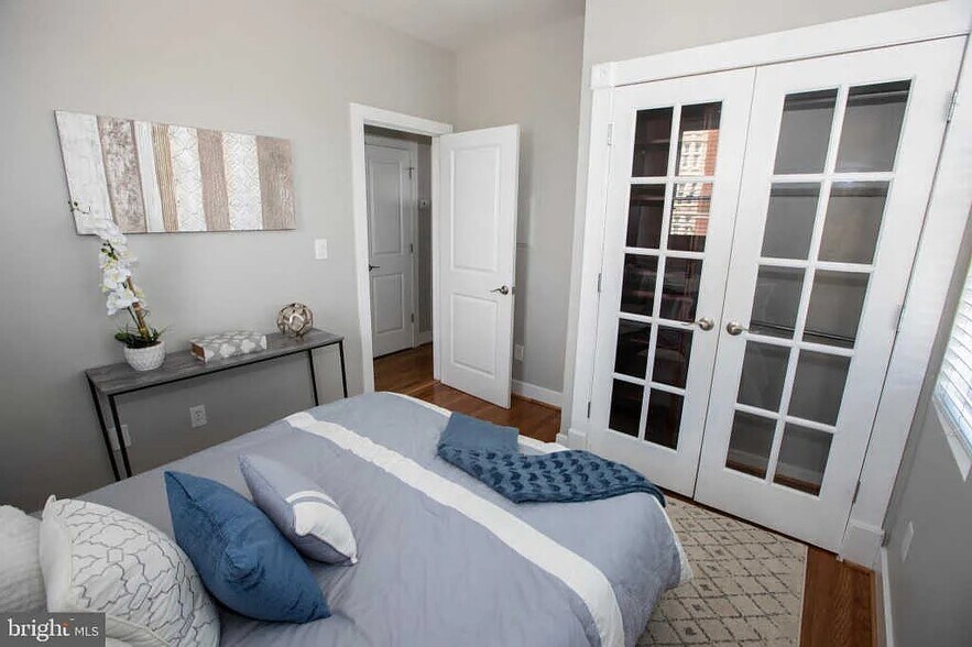 Building Photo - 2 17th St SE