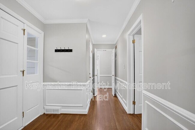 Building Photo - 2408 Hawthorne St
