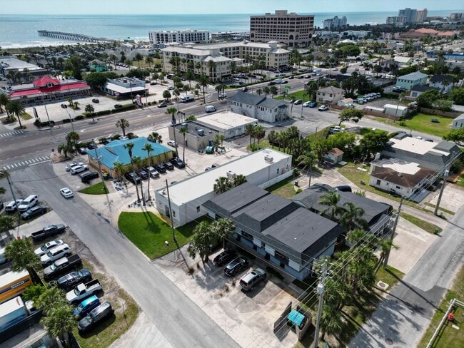 MOVE IN SPECIAL $500 OFF FIRST MONTH!! Beach Living at it's Best! Two Bedroom/One Bath Ground Fl... - MOVE IN SPECIAL $500 OFF FIRST MONTH!! Beach Living at it's Best!  Two Bedroom/One Bath Ground Fl...