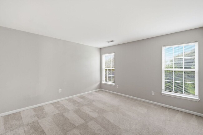 Building Photo - Experience the perfect blend of comfort, style, and functionality in this beautifully designed fo...