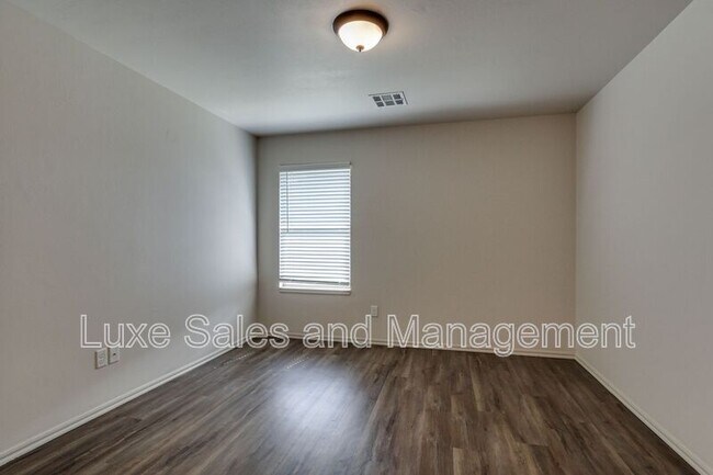 Building Photo - 437 Chalk Hill Ct