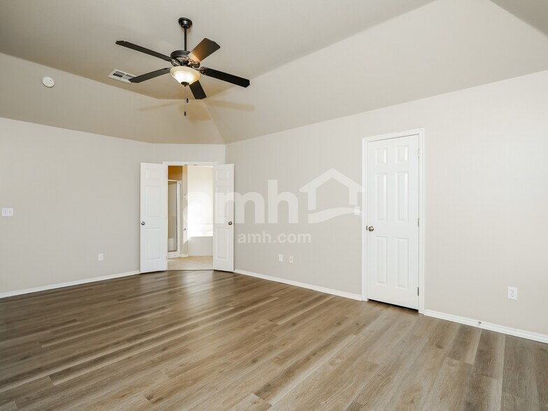 Building Photo - 4560 S 204th E Ave