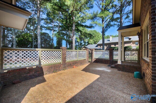 Building Photo - 324 Inverness Dr SW