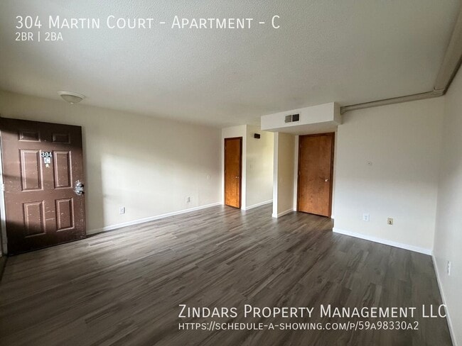 Building Photo - 304 Martin Ct