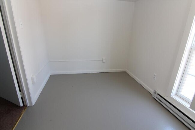 Building Photo - 76 Chestnut St