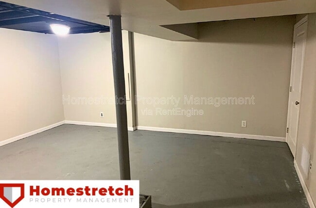 Building Photo - 3115 Ellendale Ave