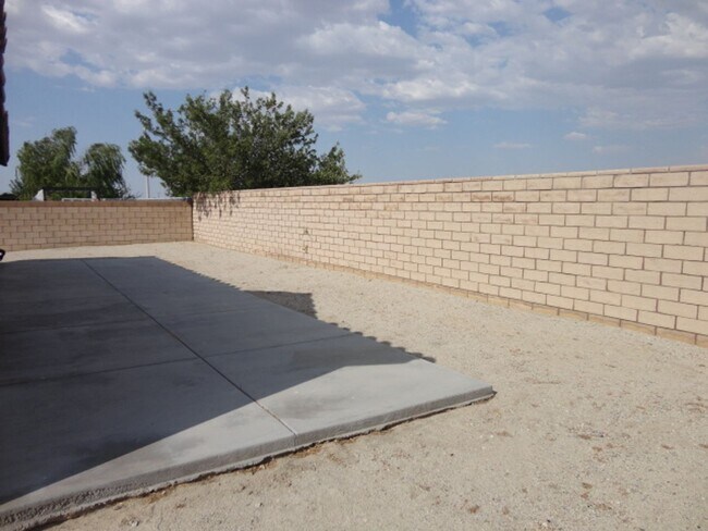 Building Photo - KIA1V