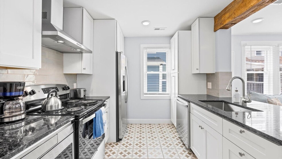 Building Photo - 54 Wesley Rd