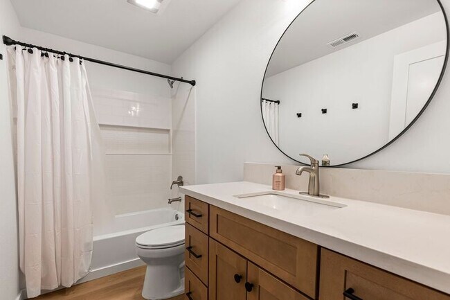 Building Photo - 3940 NW 148th Pl