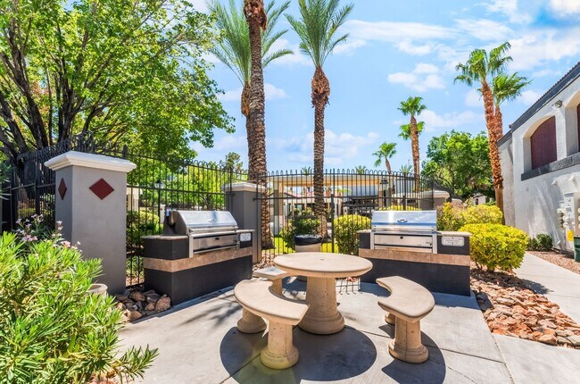 Building Photo - Gorgeous 3 Bedroom Seven Hills Condo For L...