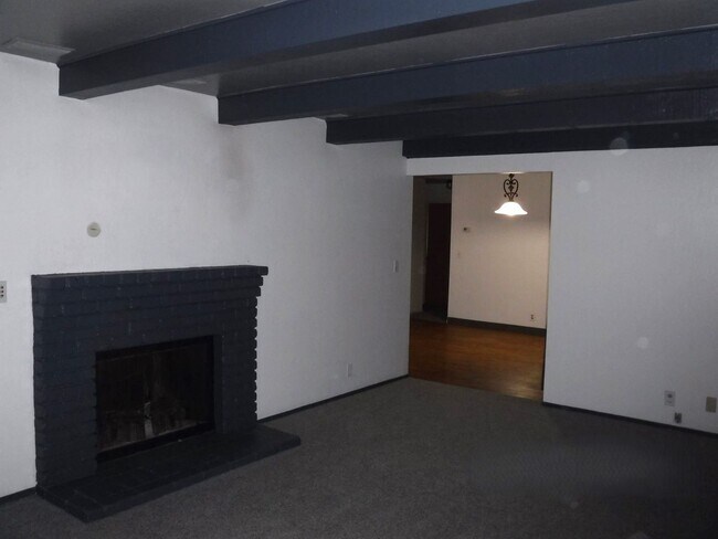 Building Photo - 819 Alynn Way