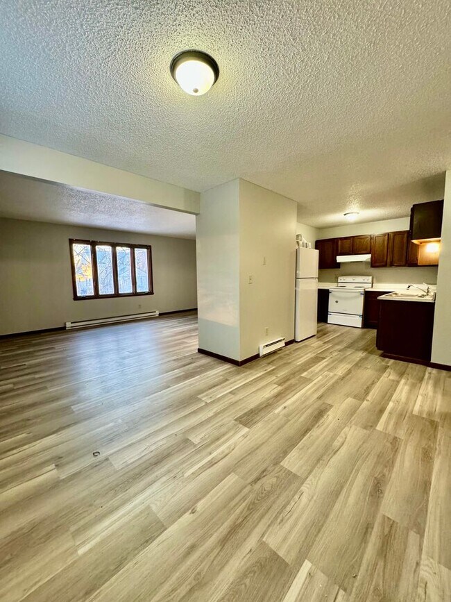Building Photo - Updated 2 Bedrooms - Leonard North Dakota Rental