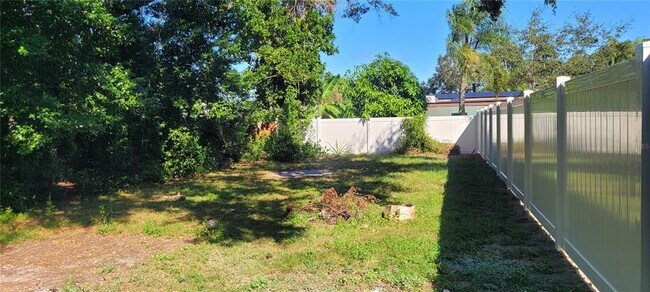 Building Photo - 2461 Dryer Ave