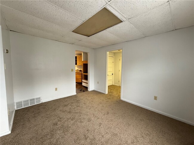 Building Photo - 138 Wall St