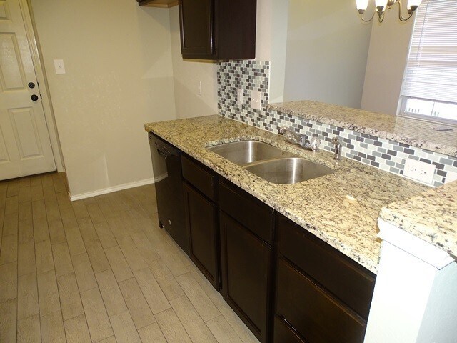 Building Photo - 5826 Grandwood Dr