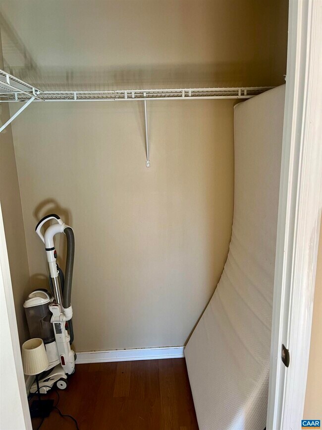 Building Photo - 4678 Garth Rd