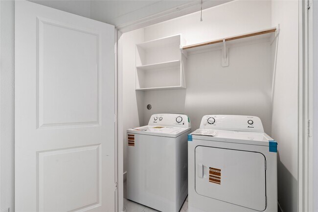 Building Photo - 4039 Buck St