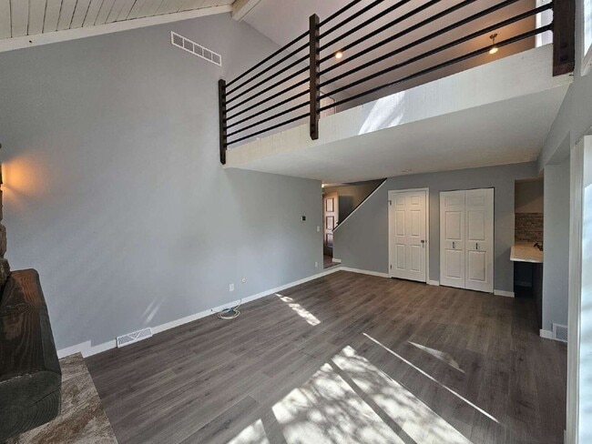 Building Photo - 2618 S Xanadu Way
