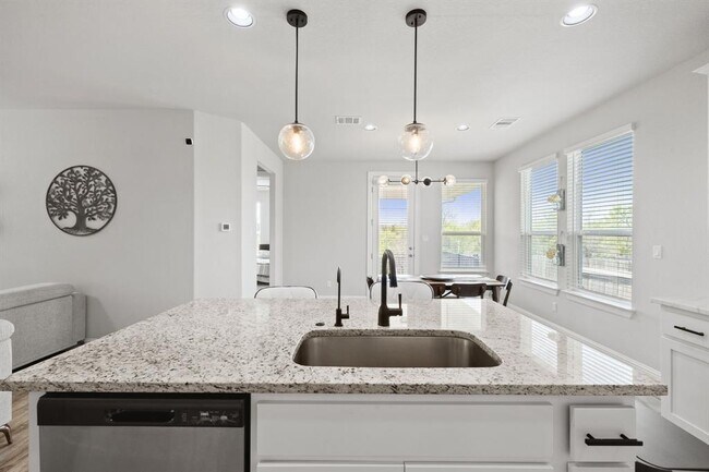 Building Photo - 129 Stone Cyn Dr