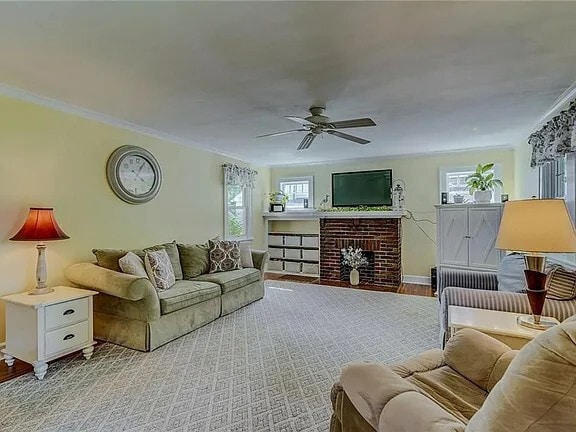 Living room - 77 Hartsdale Rd