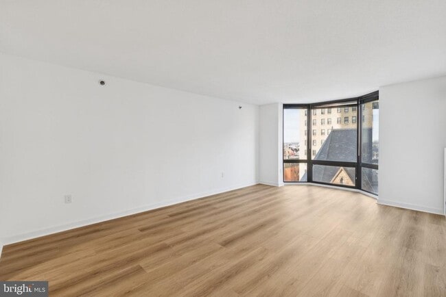 Building Photo - 2020 Walnut St