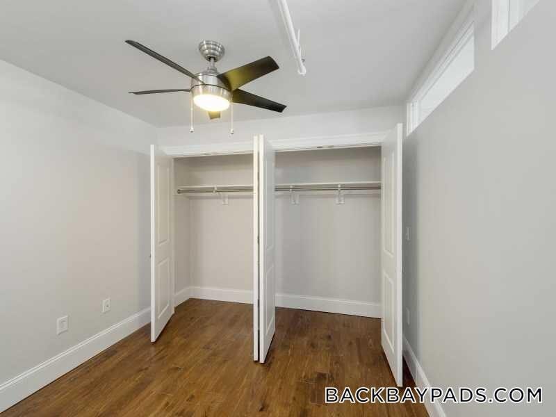 Building Photo - 52 Clearway St