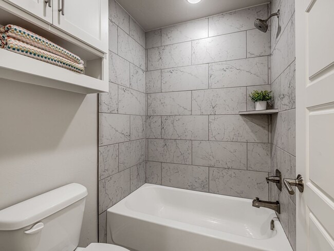 Building Photo - Pool + Deer Creek Schools + 4 bedrooms + 3 car garage + Bonus Room