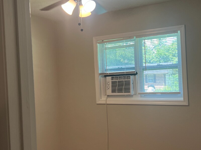 Building Photo - 1490 Cedar Creek Ln