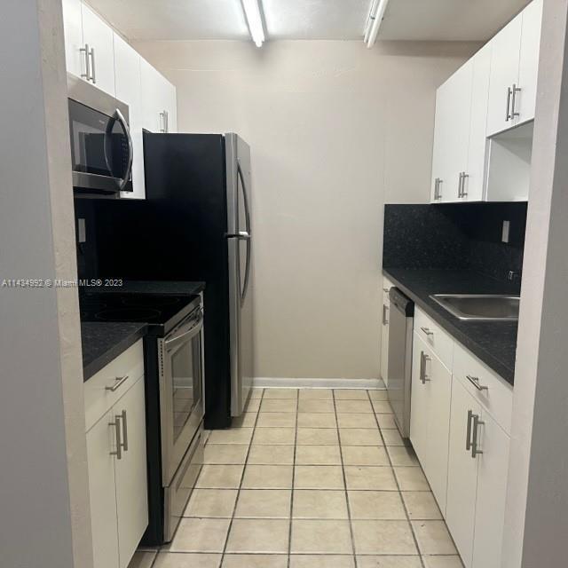 Building Photo - 7121 Miami Lakes Dr