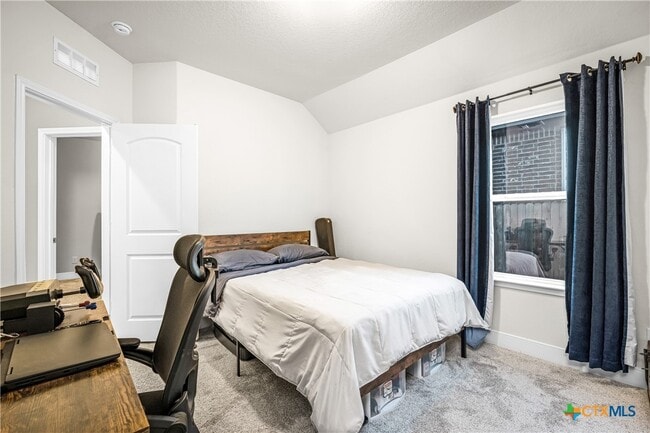 Building Photo - 2263 Bluewood St