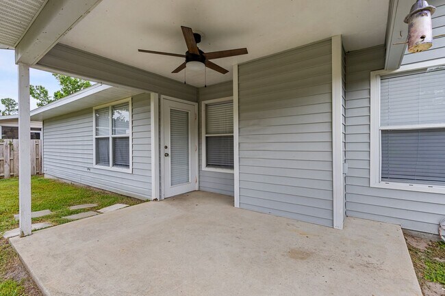 Building Photo - 3 Bedroom, 2 Bath Home in Broadmoor