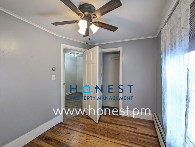 Building Photo - 162 College Ave