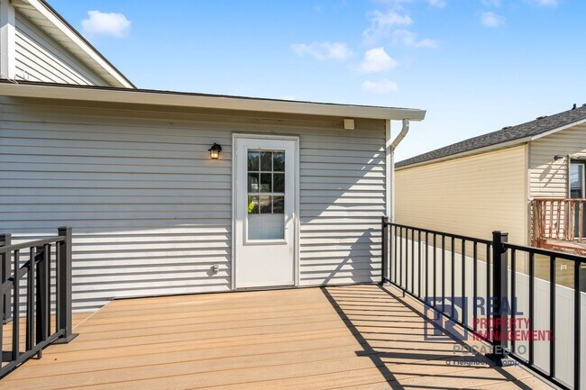Building Photo - 1215 Cottage Ave