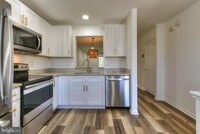 Building Photo - 141 Lakeside Dr