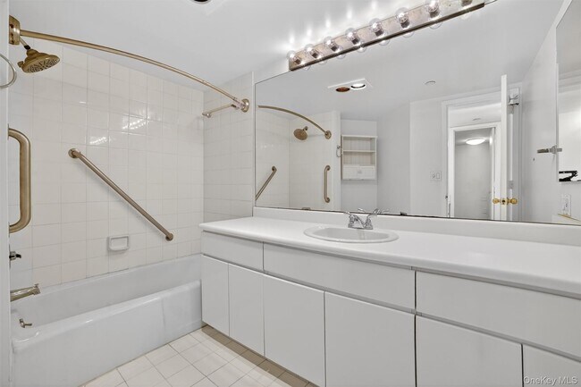 Building Photo - 10 Stewart Pl