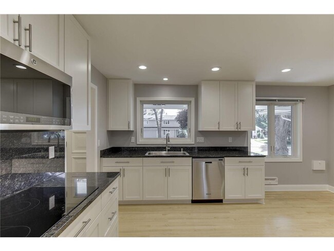 Building Photo - 4222 Basswood Rd