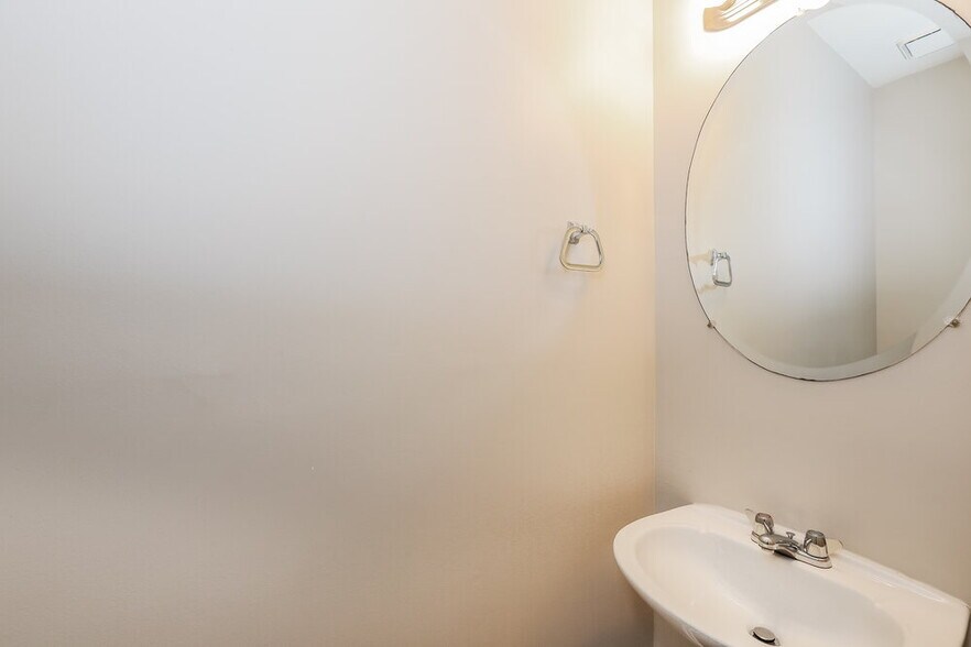 Building Photo - 118 Burleyson Dr