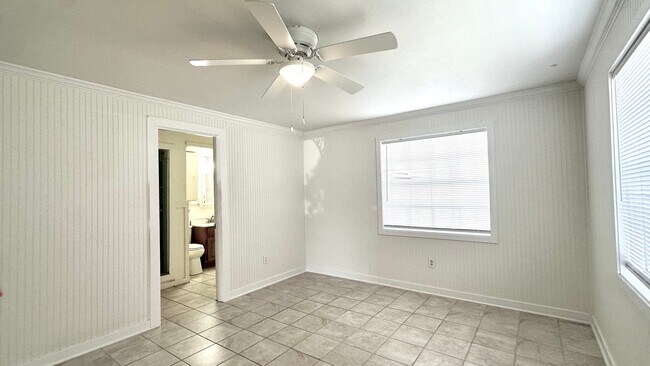 Building Photo - 1/2 Block  to the Beach & Main Beach Park!