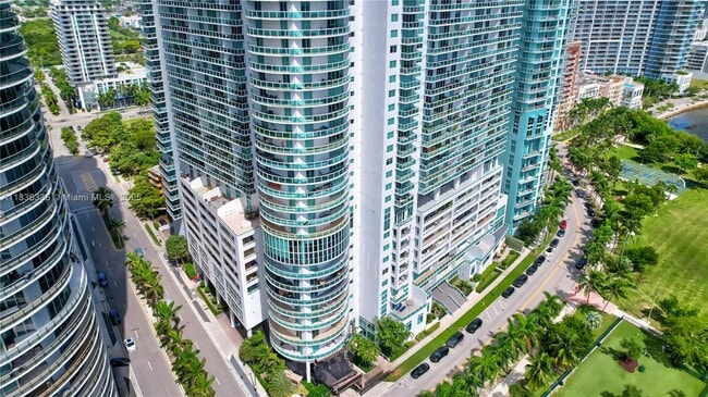 Building Photo - 1800 N Bayshore Dr