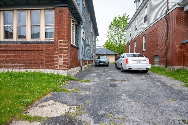 Building Photo - 98 E Delavan Ave