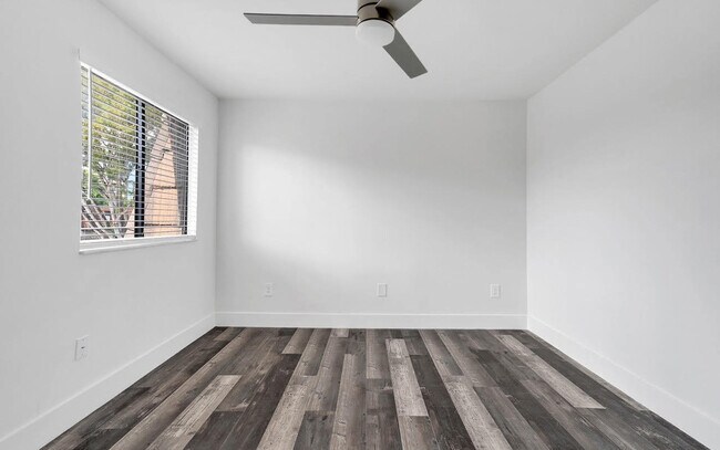 Building Photo - 4143 Palm Bay Cir