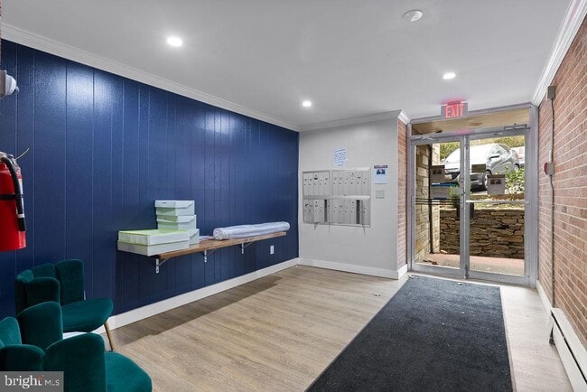 Building Photo - 702 Chaney Dr