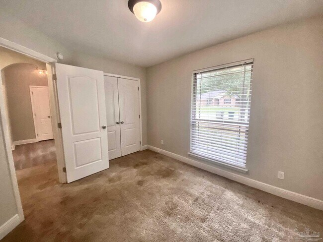 Building Photo - 8431 Ferlon Ave