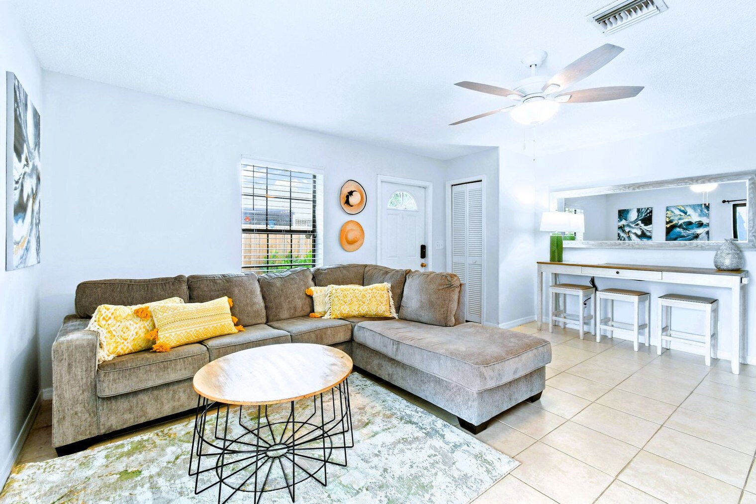 Building Photo - 9130 E Highland Pines Blvd